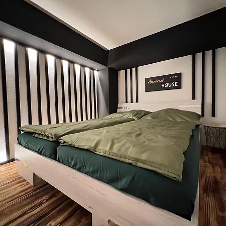 Апартаменты House *